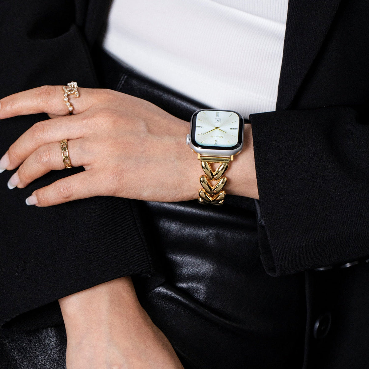 V-Line Apple Watch Bracelet - 18k Gold Plated